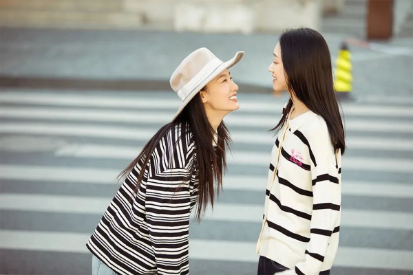 飞鸟和新酒 | 条纹LOOK 充满活力的舒适