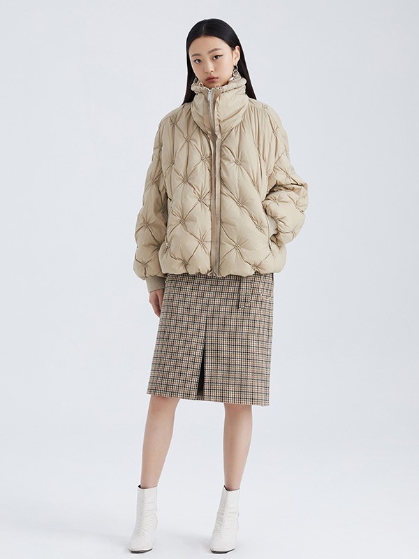 服装店2023如何打赢开年第一战?同行都在上春装该不该跟风?春款怎样规划既赚钱又不压货?