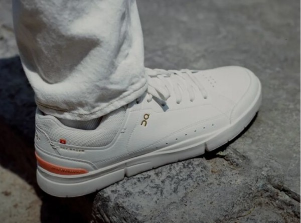 鞋业巨头重新开始传统批发