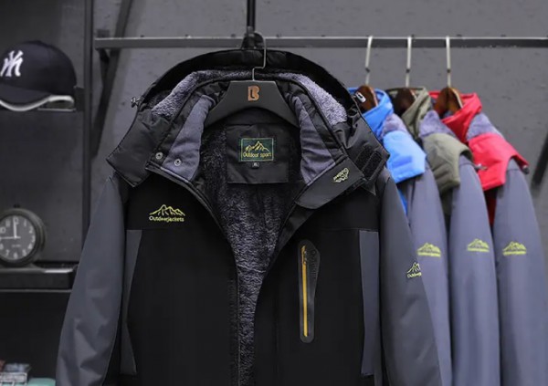 寒潮期间冲锋衣销售额同比增长180%