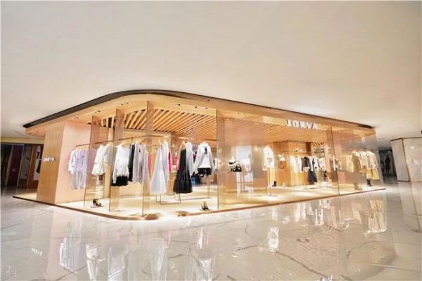 又一家高端女装品牌进军功能性面料市场