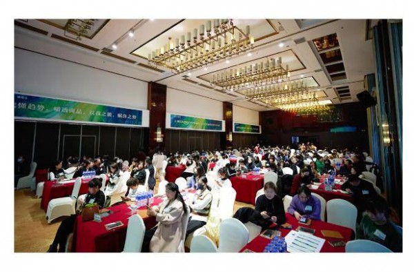 娅丽达2023首期终端运营赋能论坛在郑州落幕!