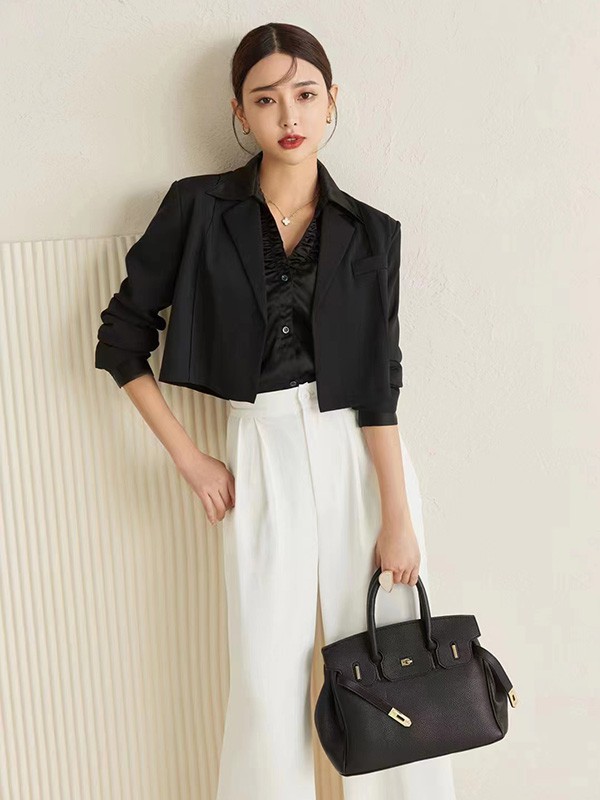 客人犹豫时要不要推一下?既然是消费尽量不要让顾客留遗憾!