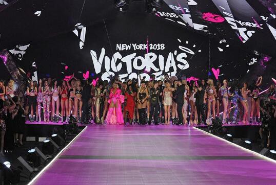 维密时隔四年重启时装秀