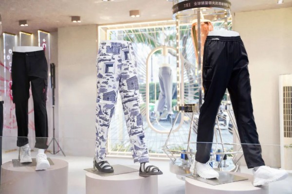 商场里的本土男装为什么又贵又老气?