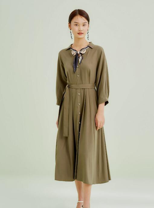 佛尼亚 | 碎花穿搭,奔赴浪漫春日