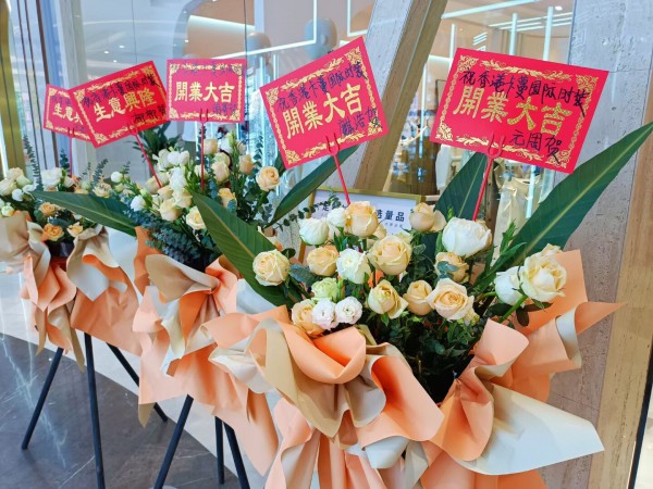 热烈祝贺卡蔓女装佛山高明-盈信广场店开业大吉!祝业绩长虹!!!