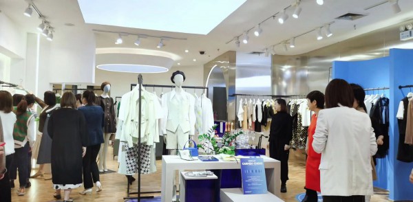 热烈祝贺卡蔓.郑女装广西南宁-水晶梦起航!祝开业大吉!!!