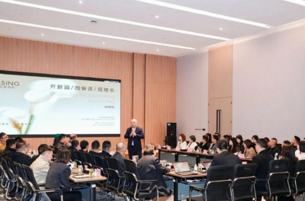 Y.SING衣香丽影“行影相随”23A秋季新品发布会完美收官