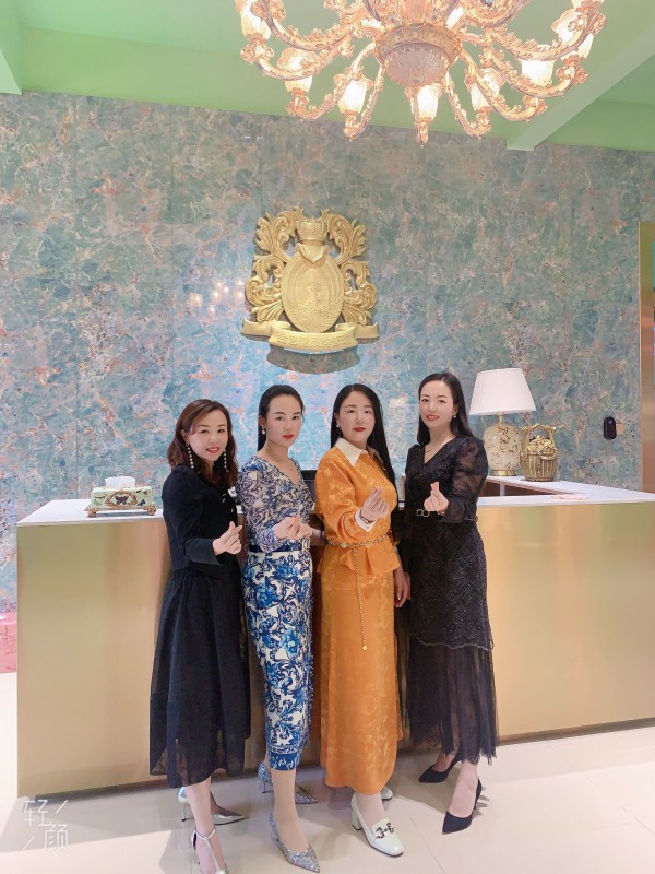 恭喜河南驻马店于姐与纽方女装签约成功,祝生意兴隆!