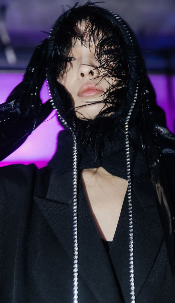 逐光拾影 | YOUXIZI 尤西子2023秋时装秀直击