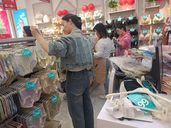 热烈祝贺卓娅佳人内衣湖北荆州朱河店盛大开业!祝生意兴隆!