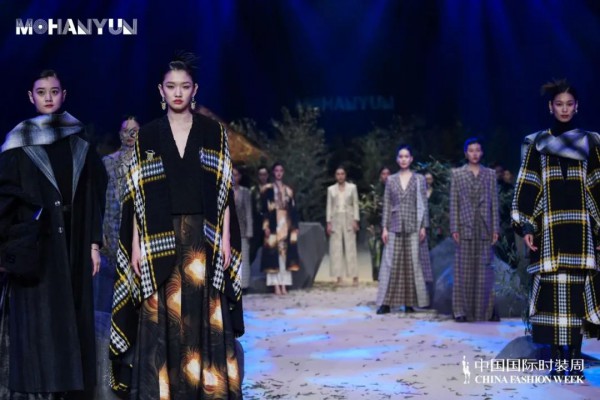 迷谷遇青丘”的2023秋冬系列登陆中国国际时装周
