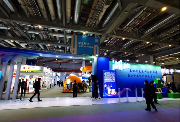 中国服装电商之城“天门”惊艳亮相2023（春季）CHIC