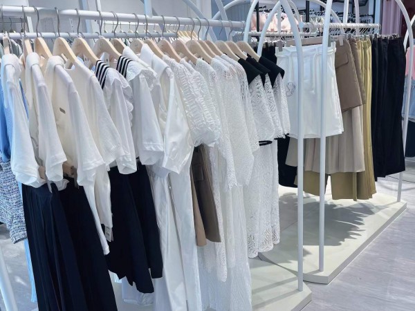 热烈祝贺37度生活美学广东-韶关店惊喜开业,祝生意兴隆!