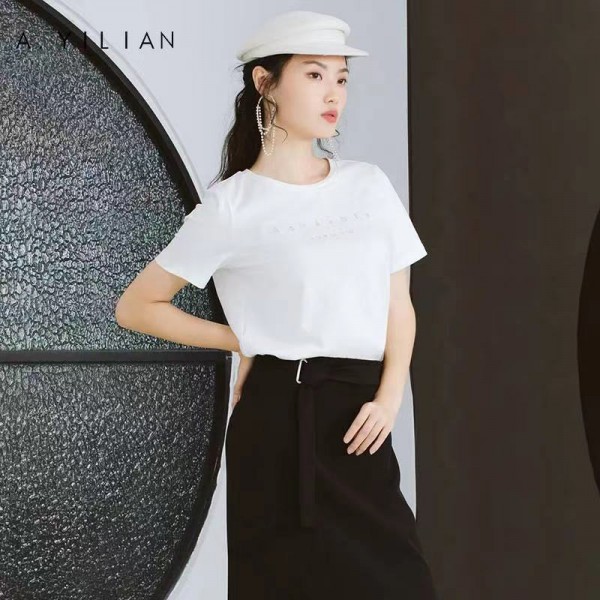 记住这4个挑选标准,手把手教你挑到质感好的白T!