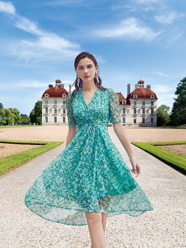 若岚菲女装 自然又松弛的春日优雅look