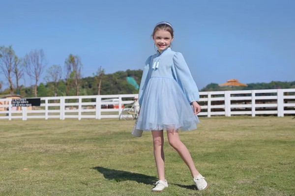 芭乐兔 | 甜美裙装,开启春日的复苏之旅