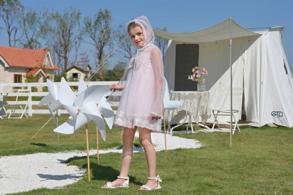 芭乐兔 | 甜美裙装,开启春日的复苏之旅