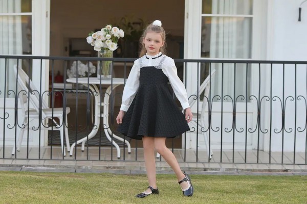 芭乐兔 | 甜美裙装,开启春日的复苏之旅