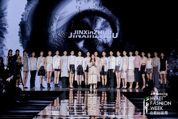 郭艳艳新锐设计师趋势发布秀亮相2023合肥时装周