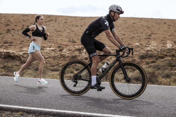 迪桑特发布全新AWAKEN破风者系列