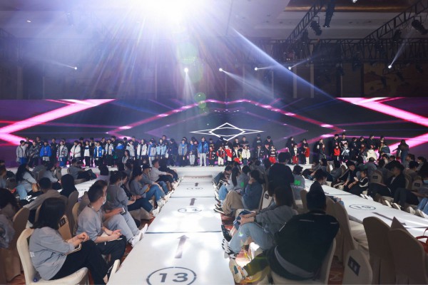 布衣草人2023秋季新品发布会圆满成功!