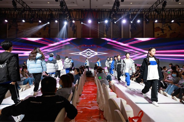 布衣草人2023秋季新品发布会圆满成功!