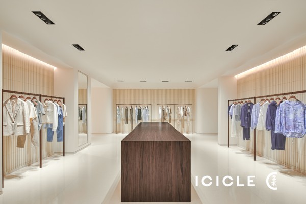 服装实体店陈列有美感,才会有顾客购买