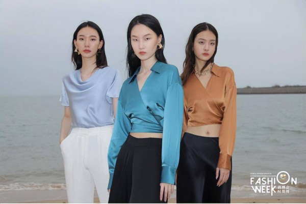 真丝品牌LILYSILK莉莉秀客系列新品大秀 亮相消博会时装周