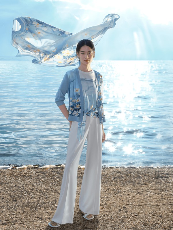 高端女装品牌珂思2023寻光山海线上大秀圆满落幕