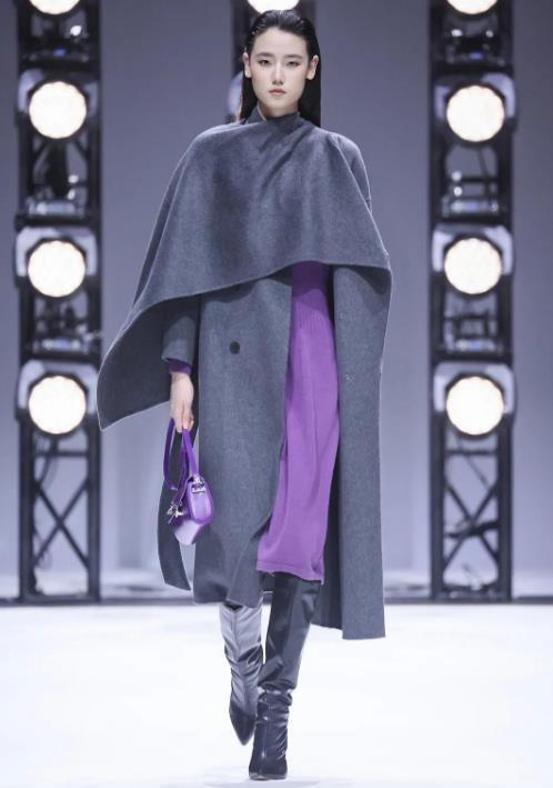 爱特爱| 2023秋冬新品发布秀:黄金时代