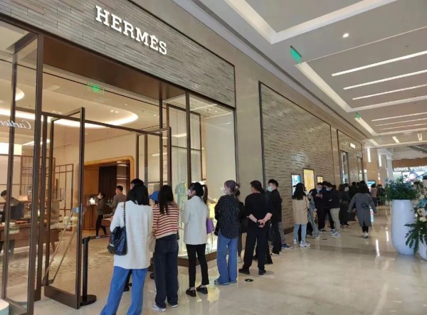 国内3月社会消费品零售额增长逾10%