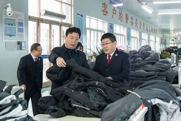 高邮市对代工品牌服装的授权材料进行严格审查和备案