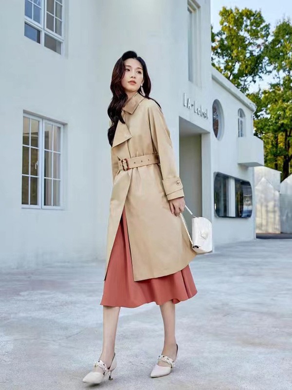 为什么市场上的衣服越来越不好看了?拿货时多偏素净舒服的款式!