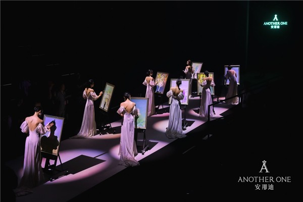 ANOTHER ONE安那迪「名媛所致」时装秀无定义的女性力潮
