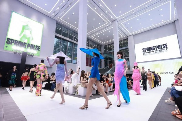 深圳时装周南山会场精彩开幕:深圳语境 全球时尚