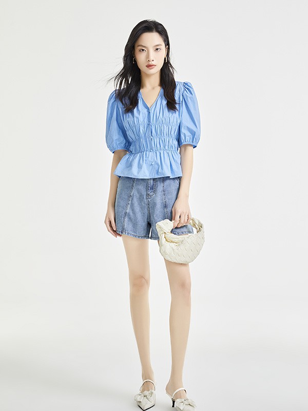 服装实体店五一需要大量备货做活动吗?