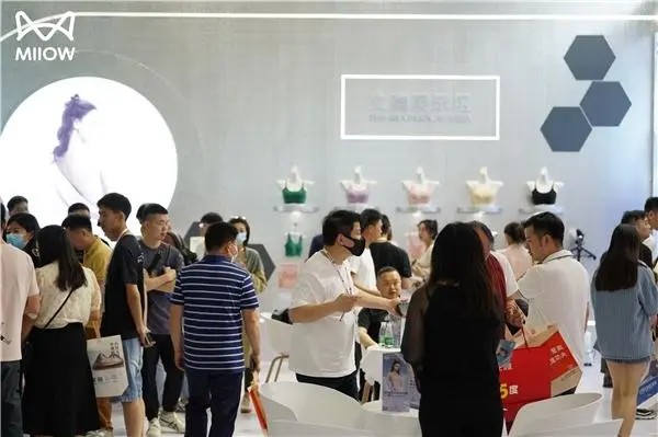 猫人精彩亮相第18届深圳国际内衣展