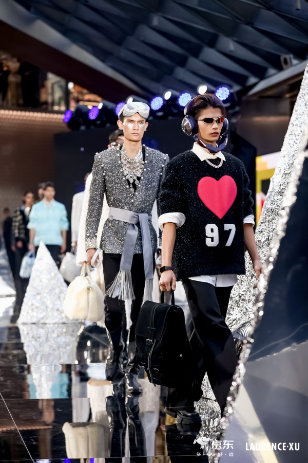 破界更新|劳伦斯·许携手京东电脑数码共创科技潮流