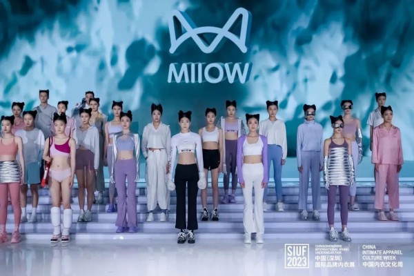 猫人科技内衣全球发布会秀千人观看,燃爆全场!