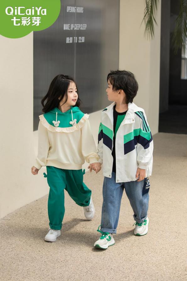 加盟七彩芽有什么优势?七彩芽童装亲民价格大牌品质!