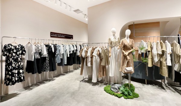 热烈祝贺CRIO女装广东深圳店隆重开业!祝生意兴隆!