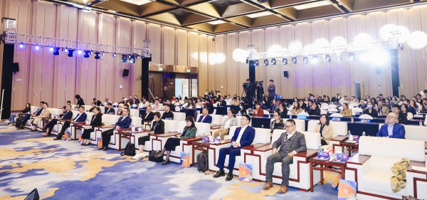 数字时代,中国纺织面料设计创新之路的多维探索