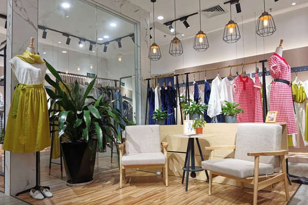 恭喜意澳女装成功签约丽人服装网,祝业绩长虹!