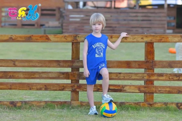 芭乐兔 | 初夏悄然来临,奉上时髦清爽夏日穿搭指南