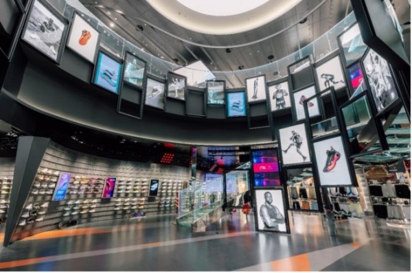 深圳首家李宁中心旗舰店正式对外营业