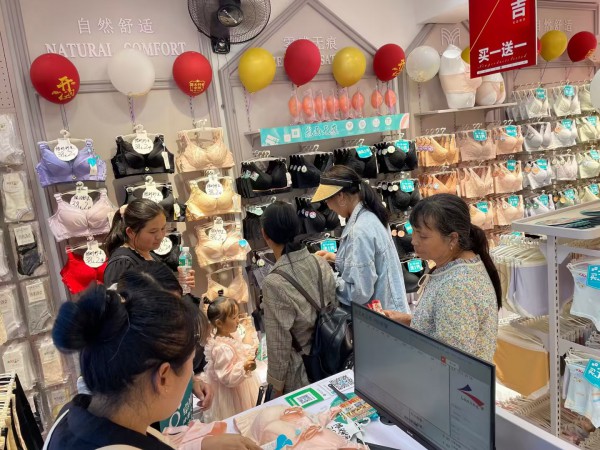 热烈祝贺卓娅佳人江西赣州信丰和云南店惊喜开业!