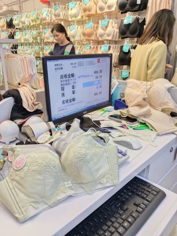 热烈祝贺卓娅佳人江西赣州信丰和云南店惊喜开业!