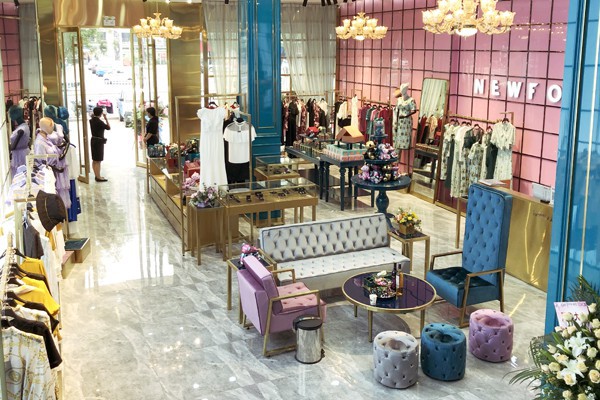 恭喜纽方女装成功签约丽人服装网,祝双方合作共赢!